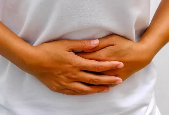 移植后肚子隐隐作痛可能是由于精神紧张导致的