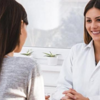 36岁女性患有多囊卵巢合并子宫内膜异位症选择哪种试管方案比较好？