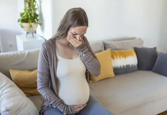 孕妇早上害喜可能怀的女孩