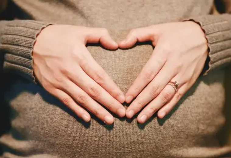 孕妈吃太多会导致肚子增大