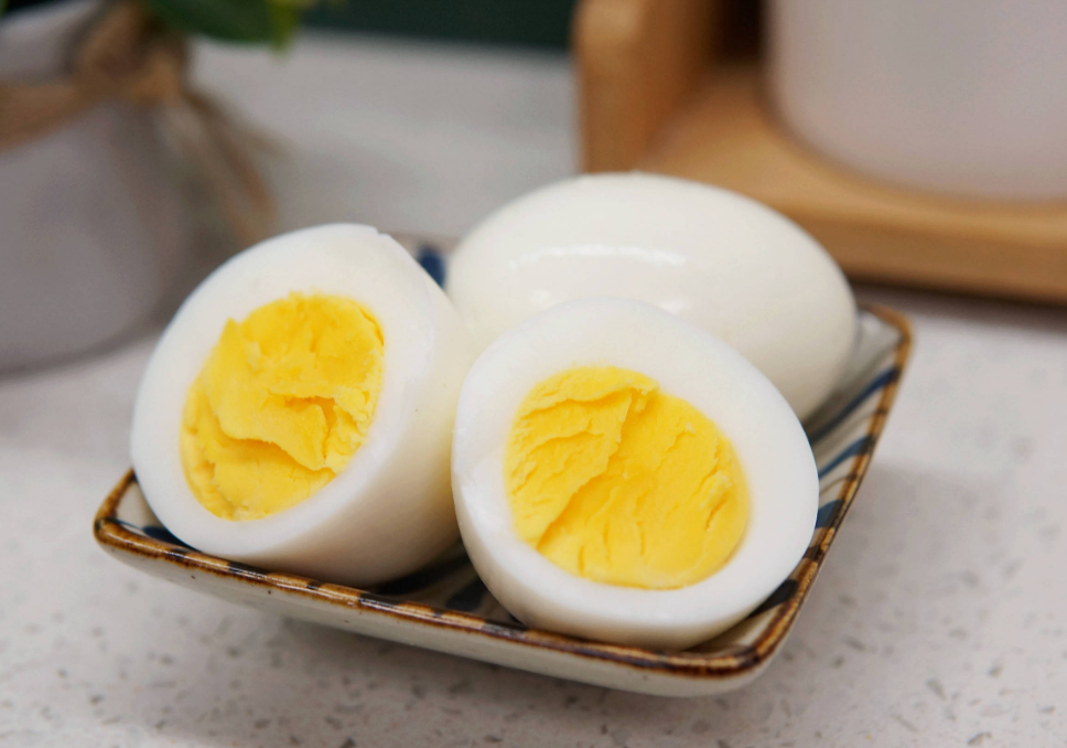 鸡蛋属于低嘌呤食物