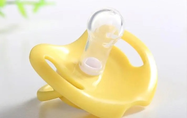 圆头仿母乳安抚奶嘴更接近乳头的触感