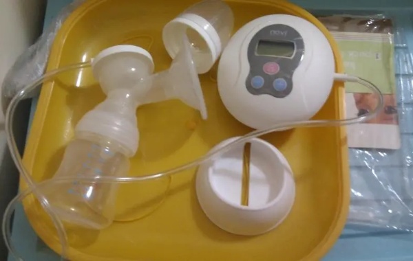女性如果乳汁过多要尽快吸出
